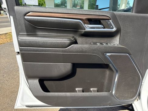 Used 2024 Chevrolet Silverado 3500 LT w/ Convenience Package image 10