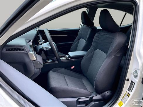 Used 2025 Toyota Camry LE FWD image 9