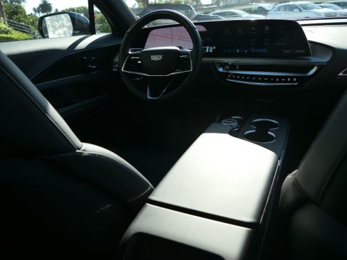 Used 2026 Cadillac Lyriq Sport AWD/4WD image 26