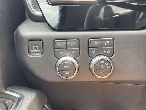 New 2026 GMC Sierra 1500 SLT w/ SLT Premium Package AWD/4WD image 18