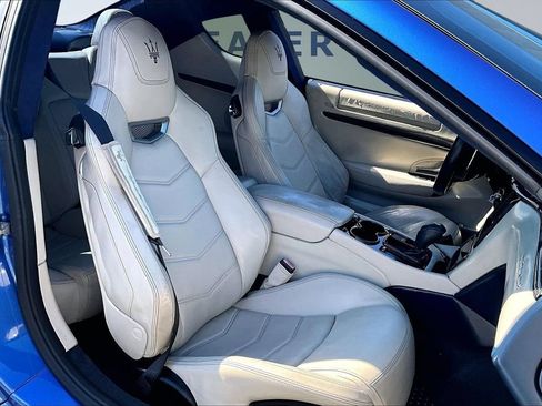 Used 2014 Maserati GranTurismo Sport RWD image 29
