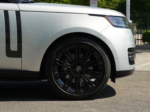 Used 2025 Land Rover Range Rover SE AWD/4WD image 24