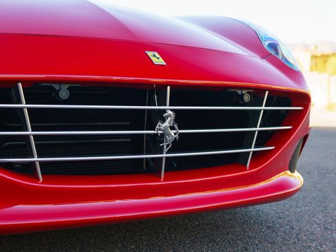 Used 2015 Ferrari California T RWD image 36