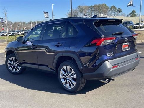 Used 2023 Toyota RAV4 XLE Premium image 4