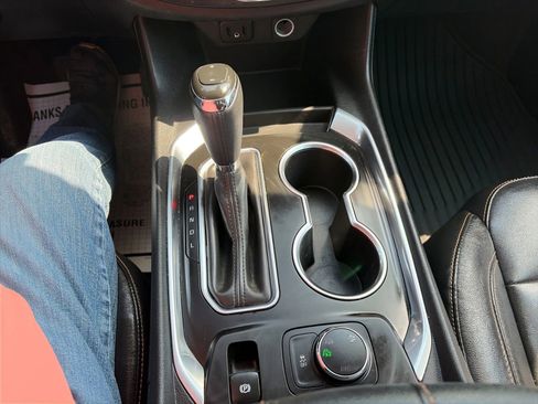 Used 2019 Chevrolet Traverse LT w/ LT Premium Package image 18