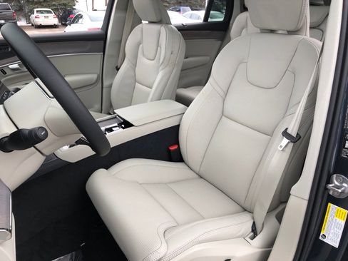 New 2026 Volvo XC90 B6 Ultra w/ Protection Package image 32