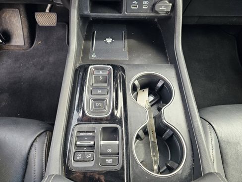 Used 2024 Honda Pilot Touring image 24