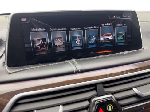 Used 2017 BMW 750i xDrive image 63