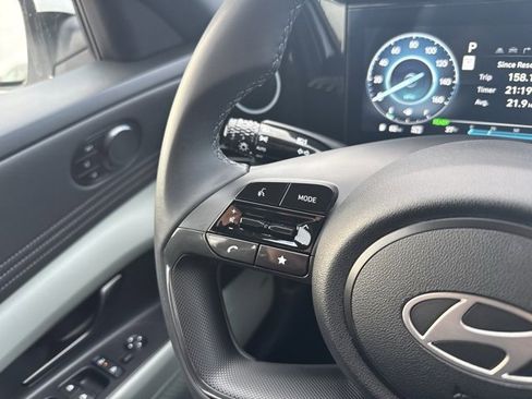 Used 2024 Hyundai Elantra Limited image 25