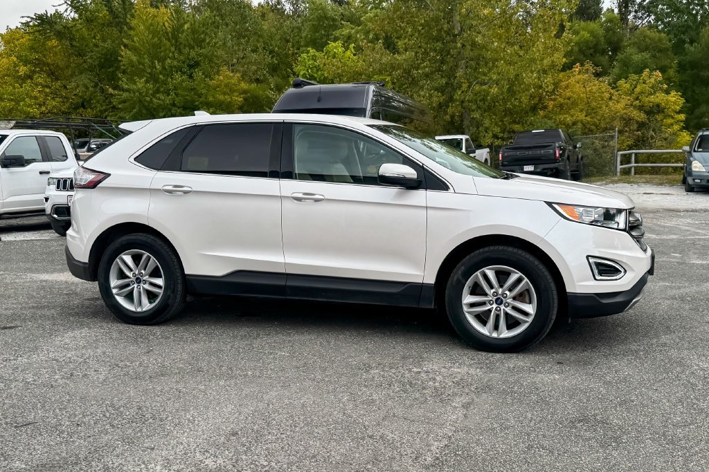 Used 2018 Ford Edge SEL w/ Equipment Group 201A AWD/4WD image 2