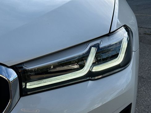 Certified 2023 BMW 530i w/ Premium Package image 32