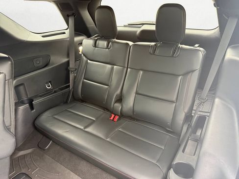 Used 2025 Ford Explorer ST-Line AWD/4WD image 17