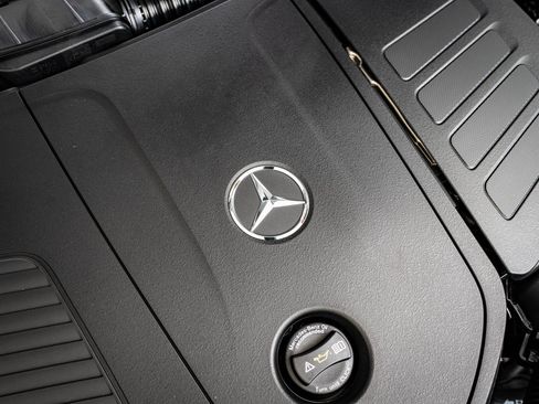 Certified 2025 Mercedes-Benz C 300 4MATIC Sedan image 37