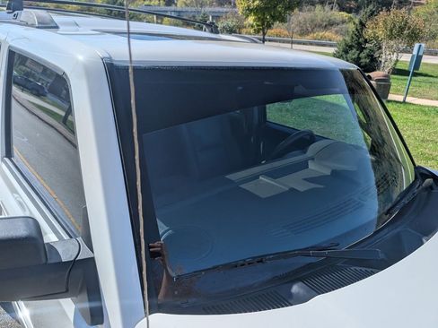 Used 2010 Jeep Commander Sport w/ Sun/Sound Group image 21