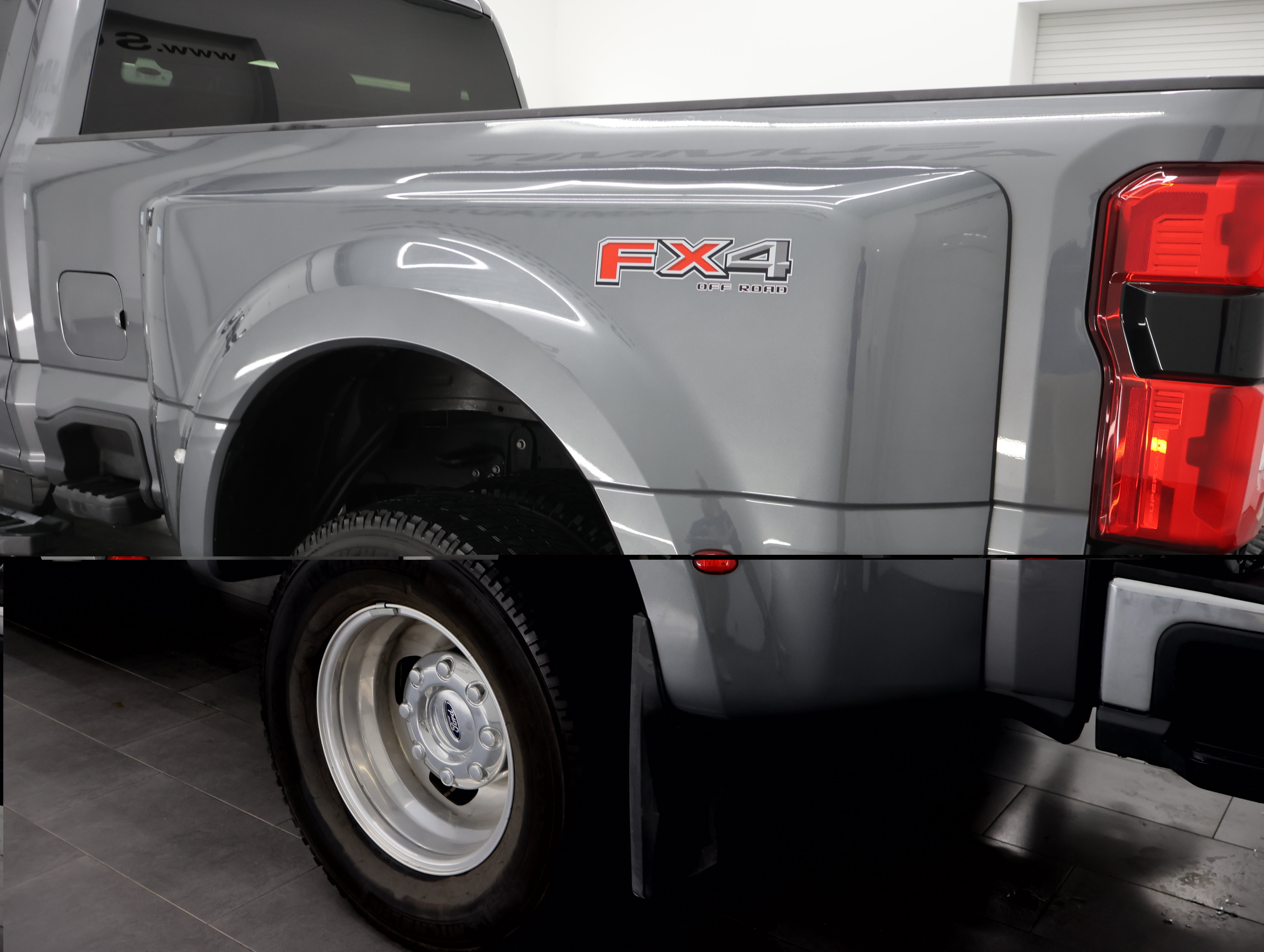 Used 2025 Ford F350 Lariat AWD/4WD image 35