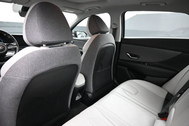 Used 2024 Hyundai Elantra Limited FWD image 10