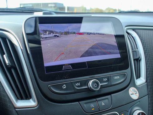 Used 2023 Chevrolet Malibu LT image 4