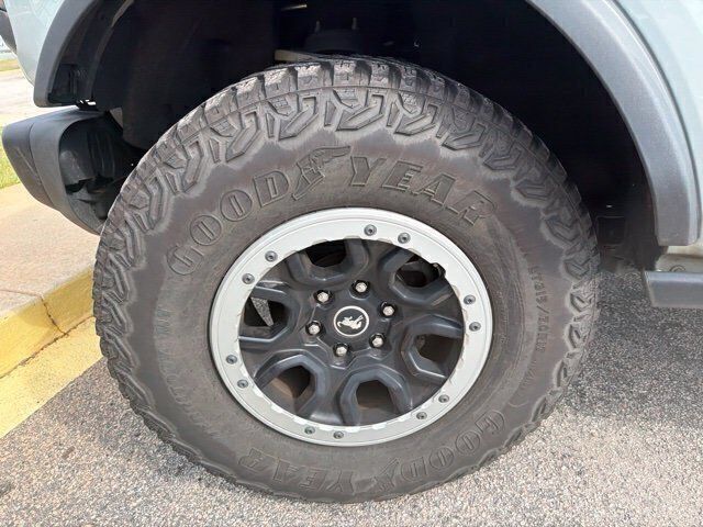 Used 2023 Ford Bronco Badlands w/ Sasquatch Package AWD/4WD image 4