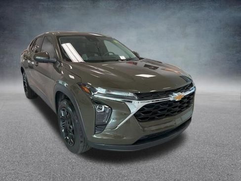 Certified 2024 Chevrolet Trax LS w/ LS Convenience Package FWD image 4