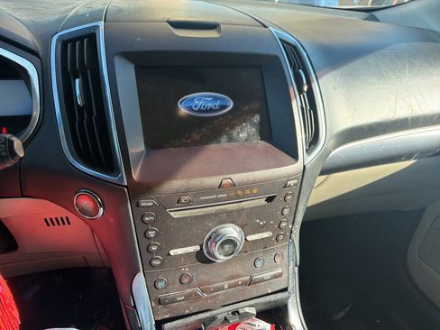 Used 2019 Ford Edge Titanium w/ Equipment Group 301A image 9