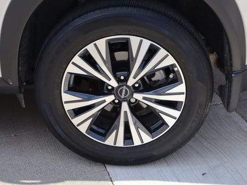 Used 2023 Nissan Rogue SV FWD image 27
