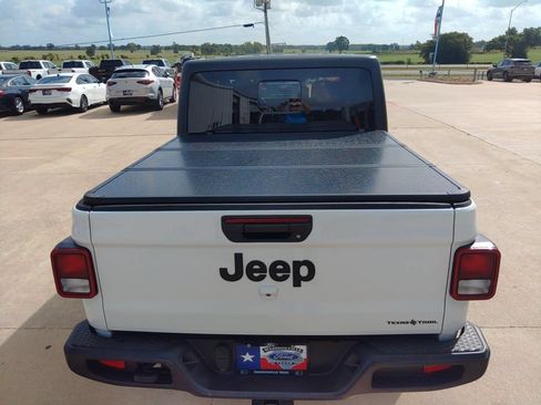 Used 2023 Jeep Gladiator Sport AWD/4WD image 5