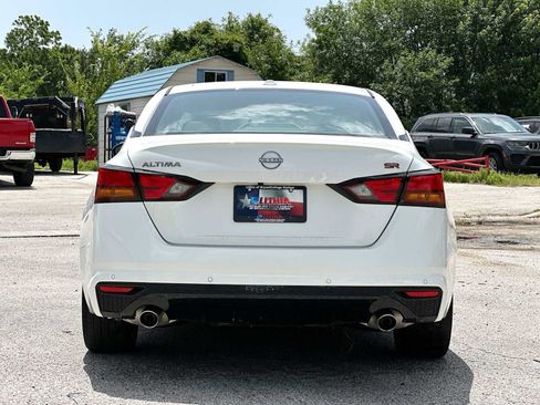 Used 2025 Nissan Altima 2.5 SR FWD image 14