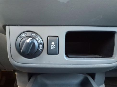 Used 2017 Nissan Frontier SV image 18