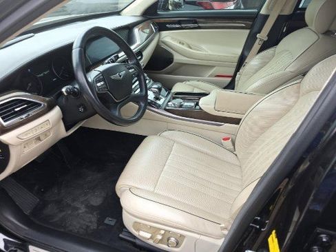 Used 2018 Genesis G90 3.3T Premium image 4