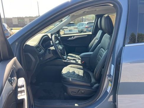 Used 2024 Ford Escape Platinum w/ Premium Technology Package image 27