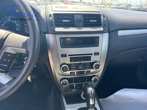 Used 2011 Ford Fusion SE w/ 201A Rapid Spec Order Code FWD image 18