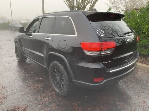 Used 2017 Jeep Grand Cherokee Limited w/ Luxury Group II image 2