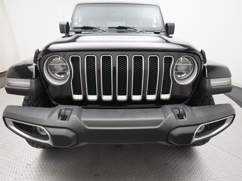 Used 2021 Jeep Wrangler Unlimited Sahara image 21