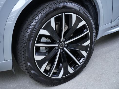 Used 2025 Volvo XC90 B6 Plus AWD/4WD image 13