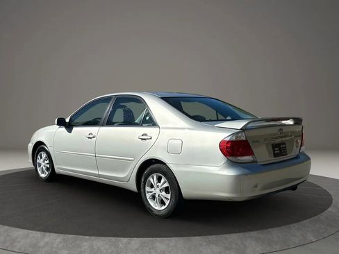 Used 2005 Toyota Camry LE image 4