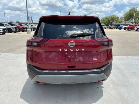 Used 2023 Nissan Rogue SL FWD image 4