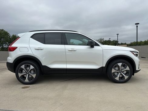 New 2026 Volvo XC40 B5 Plus w/ Protection Package Premier image 8