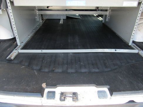 Used 2018 Chevrolet Express 2500 w/ Driver Convenience Package RWD image 22