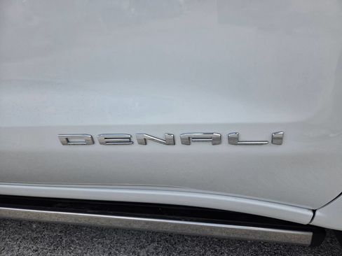 Used 2024 GMC Sierra 1500 Denali w/ Denali Reserve Package AWD/4WD image 4