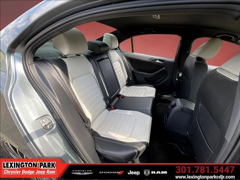Used 2017 Volkswagen Jetta Sport FWD image 24