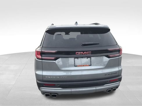 Used 2025 GMC Acadia Elevation image 4