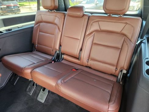 New 2026 Lincoln Navigator L Reserve AWD/4WD image 16