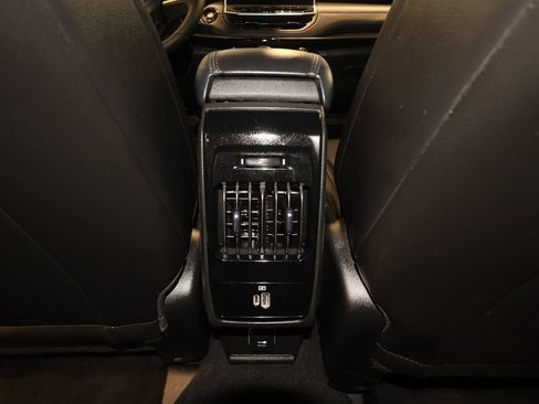 Used 2025 Jeep Compass Latitude w/ Convenience Group AWD/4WD image 29