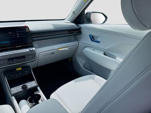 New 2026 Hyundai Kona SEL Premium FWD image 16