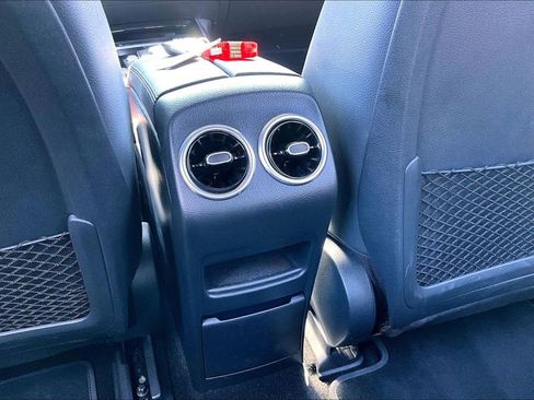 Used 2022 Mercedes-Benz EQB 350 4MATIC image 10