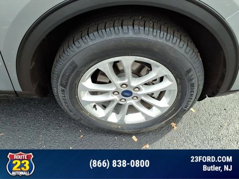 Certified 2022 Ford Escape SE image 8