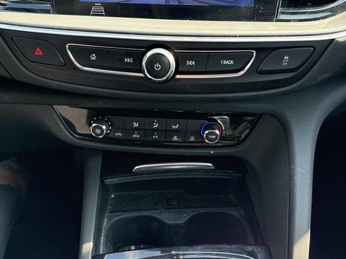 Used 2019 Buick Regal Preferred w/ Sights and Sounds Package FWD image 3