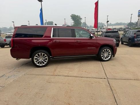 Used 2019 Chevrolet Suburban Premier w/ Premier Plus Edition AWD/4WD image 10