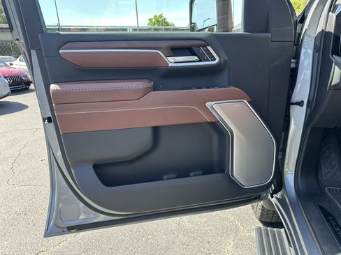Used 2025 GMC Sierra 3500 Denali Ultimate AWD/4WD image 29