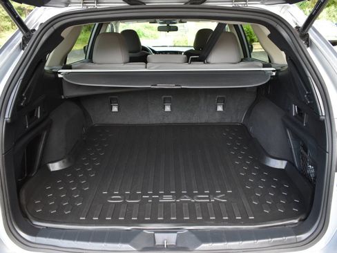 Used 2023 Subaru Outback Premium AWD/4WD image 10
